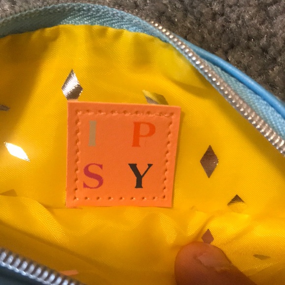 Small ipsy make up bag - Picture 2 of 4
